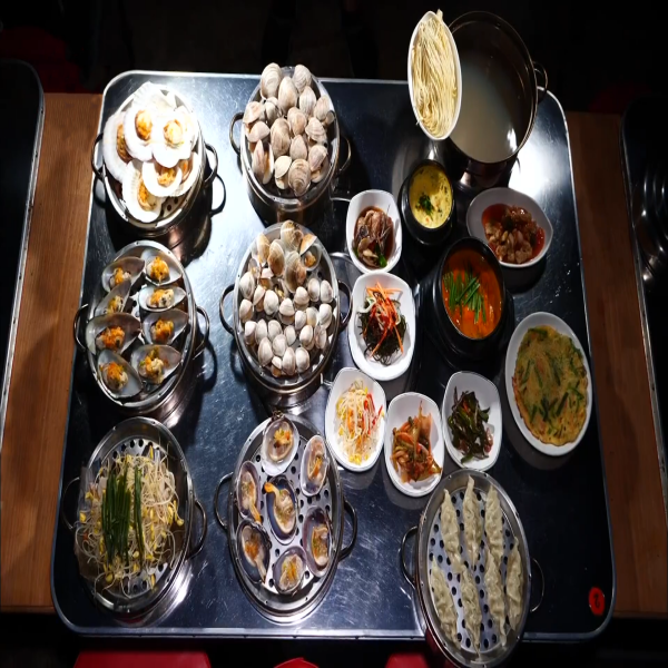  광주 하남동 맛집 하영계절포차 하남2지구 맛집 생생정보 8단 조개찜, 오리탕 및 9가지 밑반찬