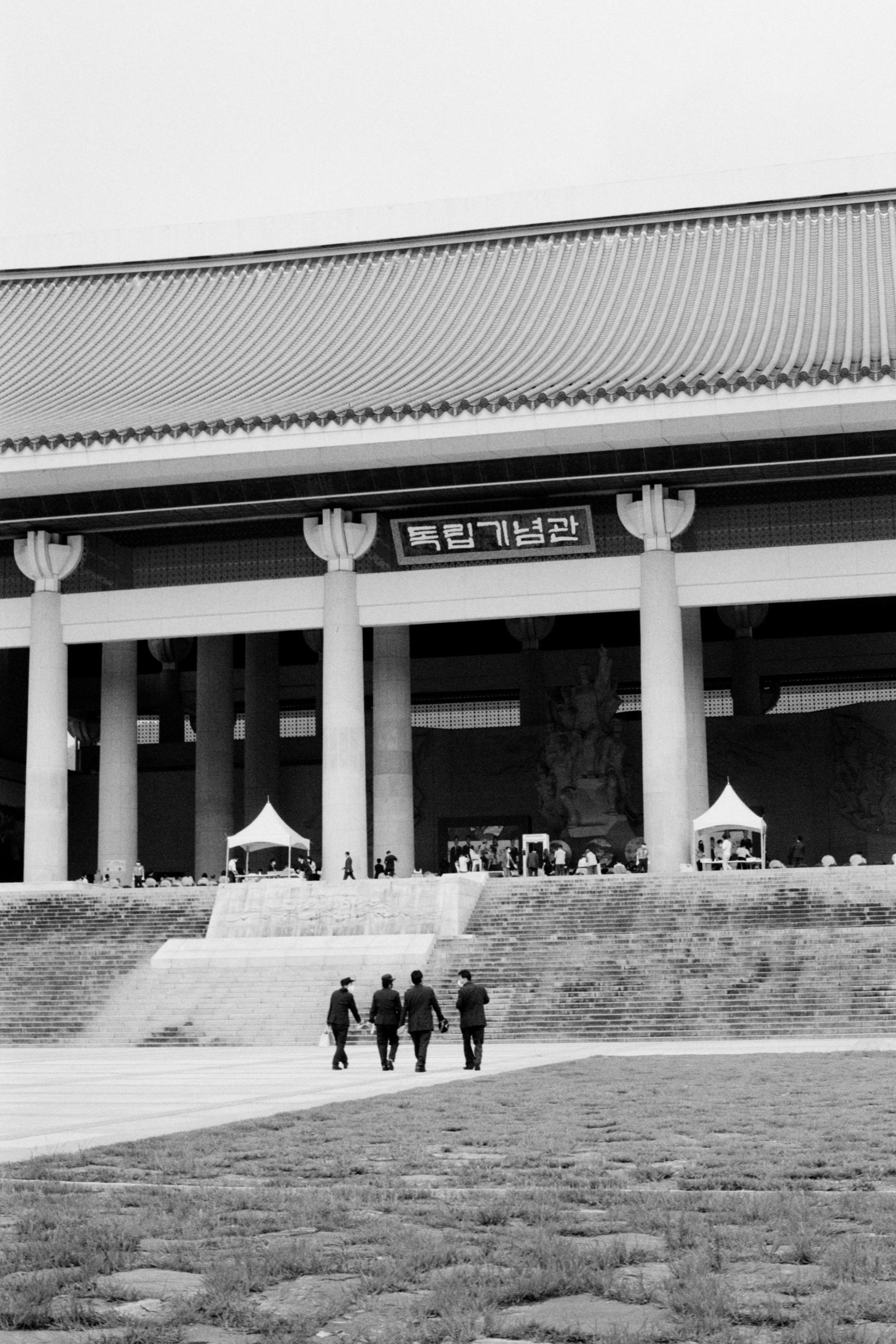  수동 필름 카메라로 찍은 "일포드 델타 400/36"의 사진 색감