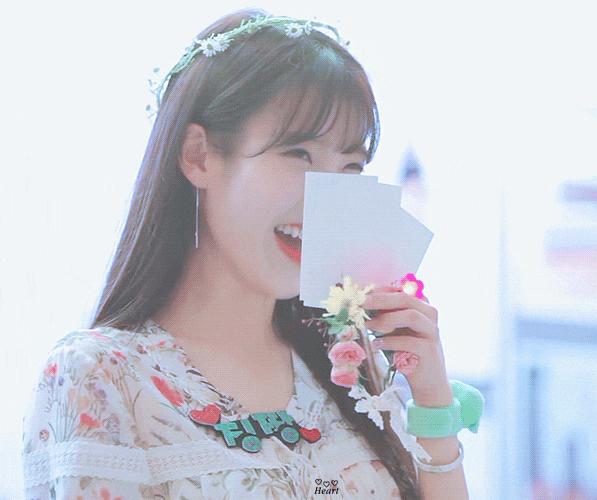  아이유 데뷔 14주년 기념 2억 기부