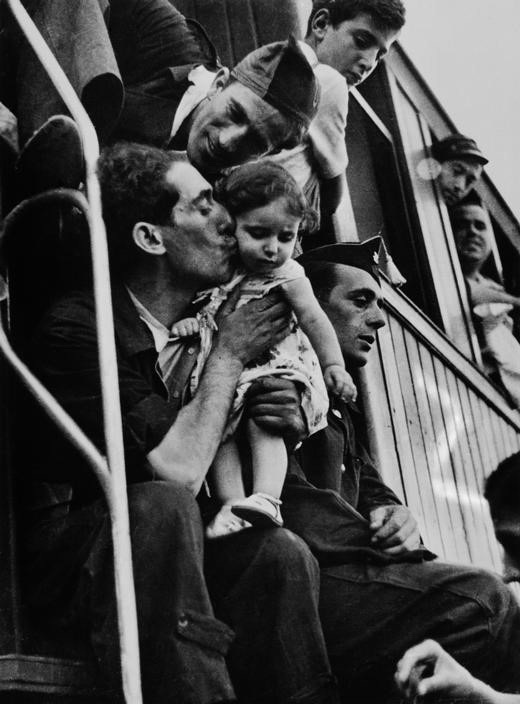 로버트 카파(Robert Capa)&#44; 위대한 종군사진작가&#44; 1913.10.22. ~ 1954.05.25.