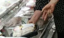  하림 동물 복지 통닭 벌레 이물질 발견 이마트 동탄 재고 소진