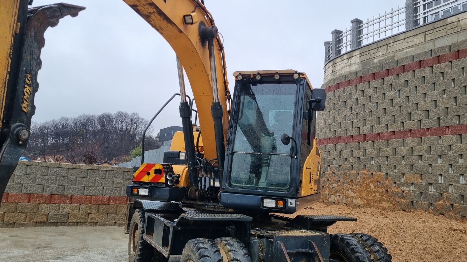  현대 HW145 2016년식 5400만원 판매합니다.