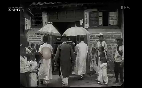 다큐 인사이트 - KBS현대사 프로젝트 8.15기획 영상아카이브 우리의 얼굴1 1863-1939] 영국 브리티시 파테(British Pathe)와.ts_20220819_213033.546.jpg