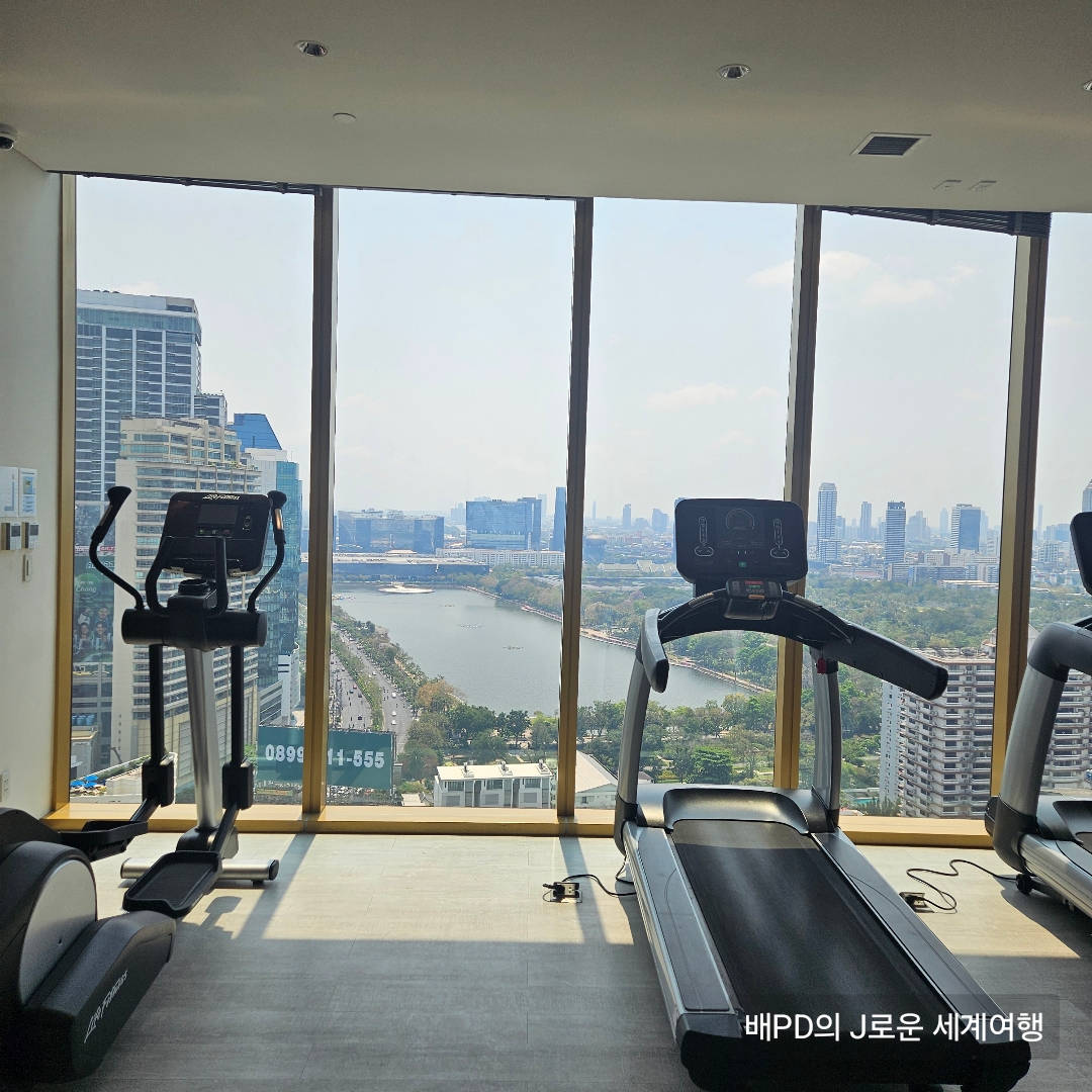 방콕 수완나품 공항 그랩존 아속역 호텔 수영장 헬스장 환전소 추천