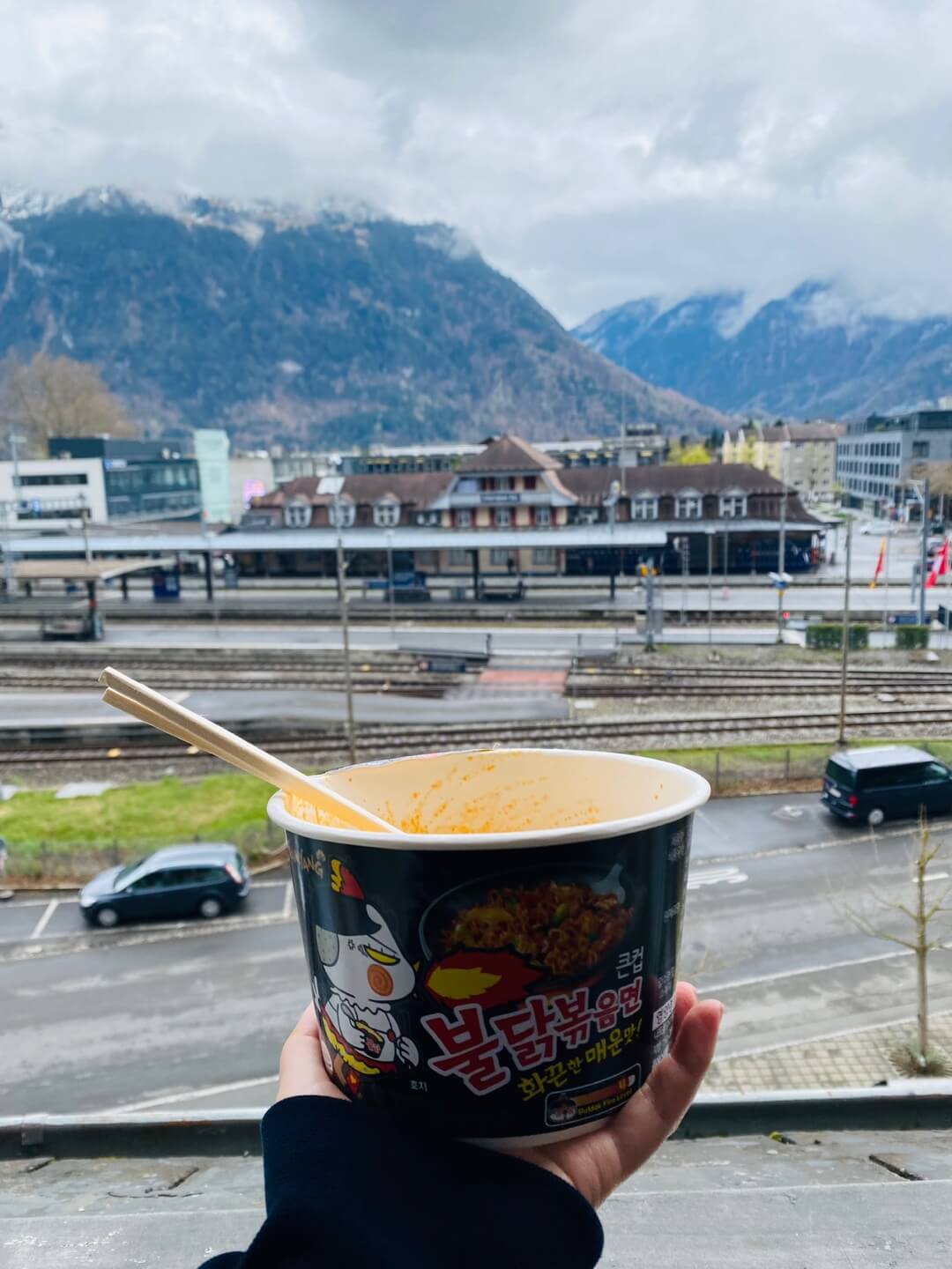 스위스-인터라켄-불닭볶음면