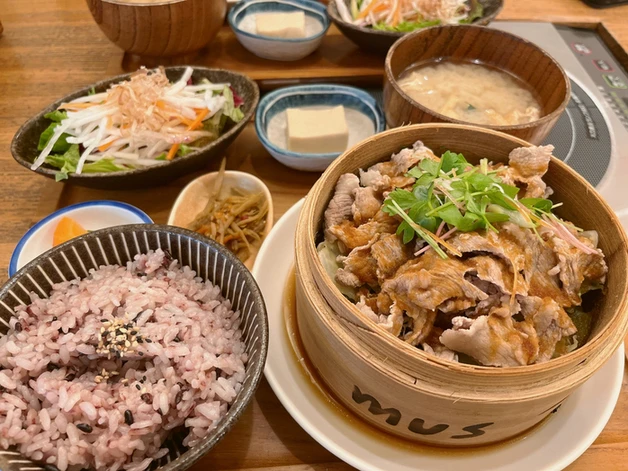 MUS - steamed food restaurant