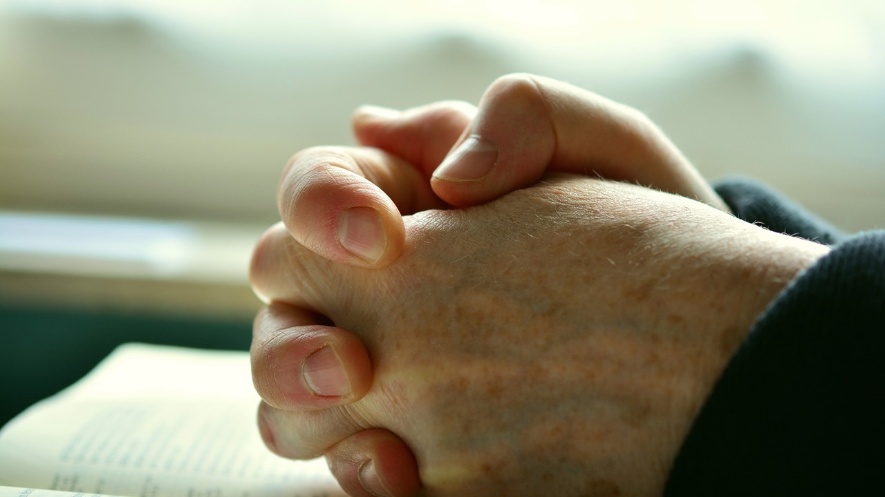  매일성경 : 역대하 6:12-25 하나님 앞에서 겸손하게 살아가기