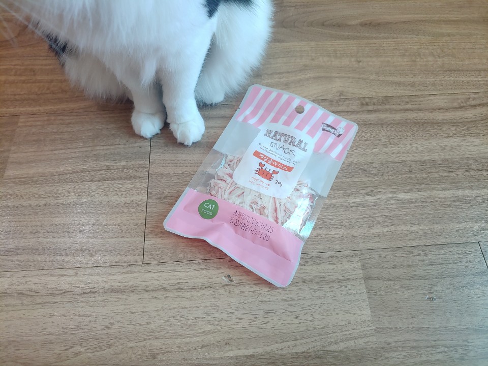  [고양이 건조 간식] 기호성 좋은 '굿데이 네츄럴 게살 슬라이스'
