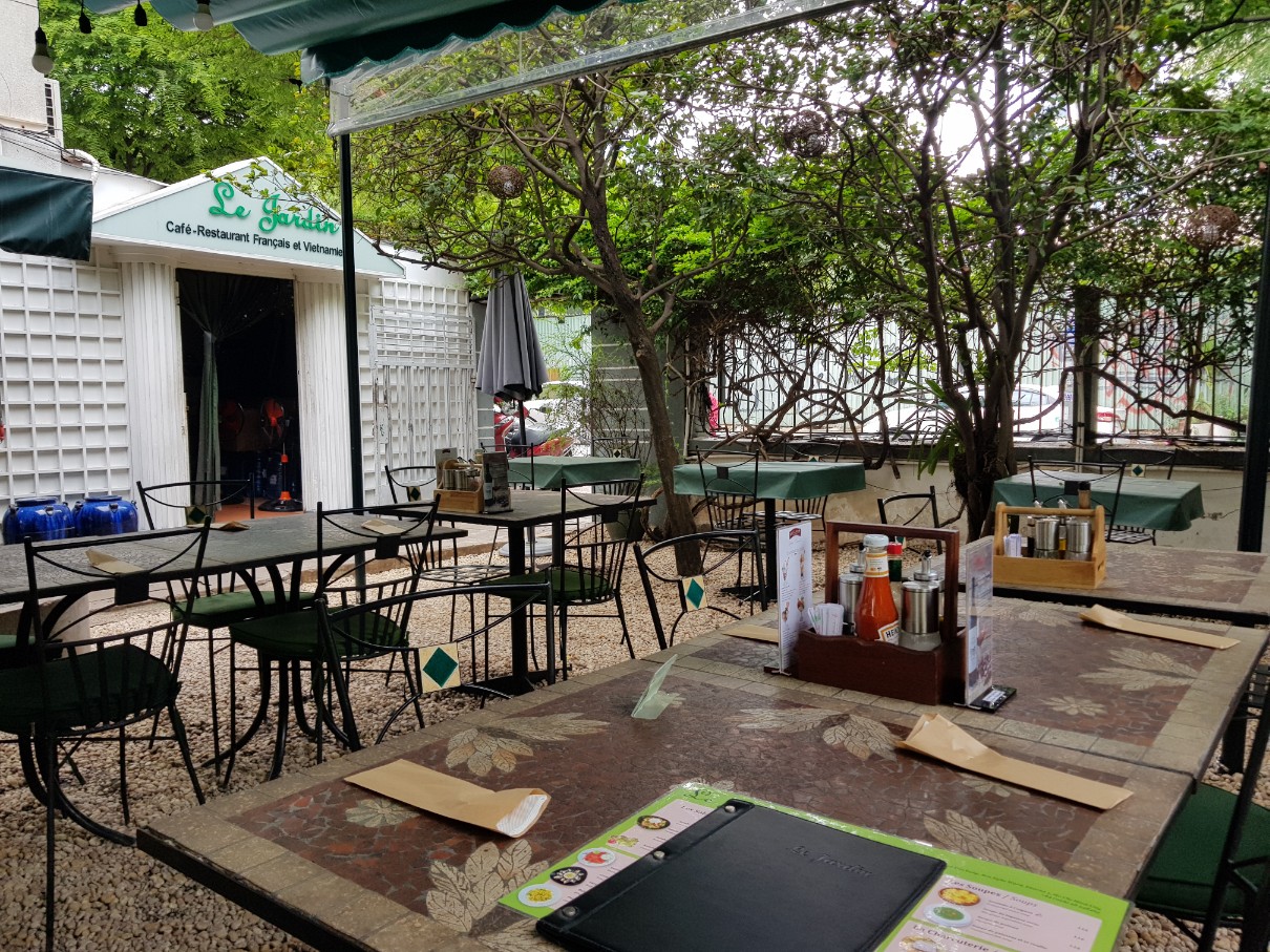 호치민 1군 레탄톤 일본인 거리 프렌치 레스토랑 Le Jardin - 식당 분위기