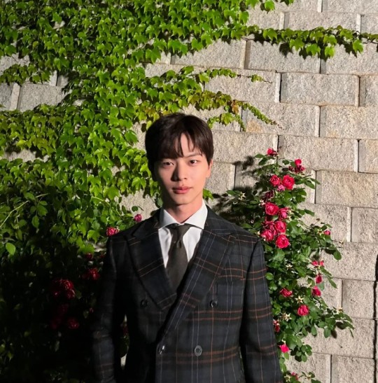  육성재, '금수저' 비주얼 [인스타그램 사진]