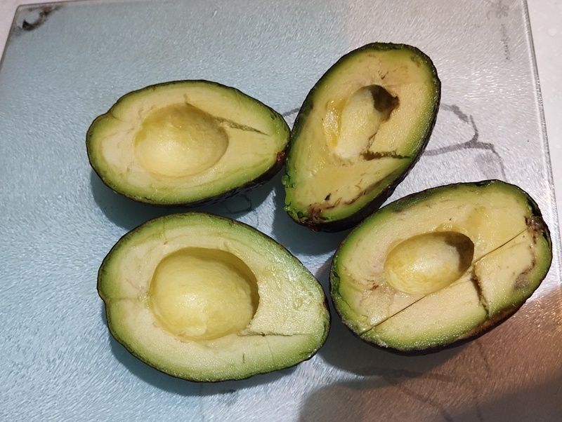 아보카도 입니다.