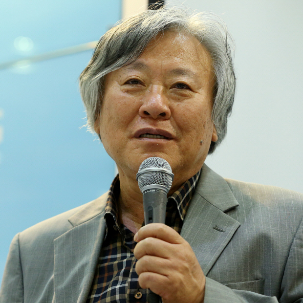  진중권과 이문열의 추억의 젖소부인 논쟁