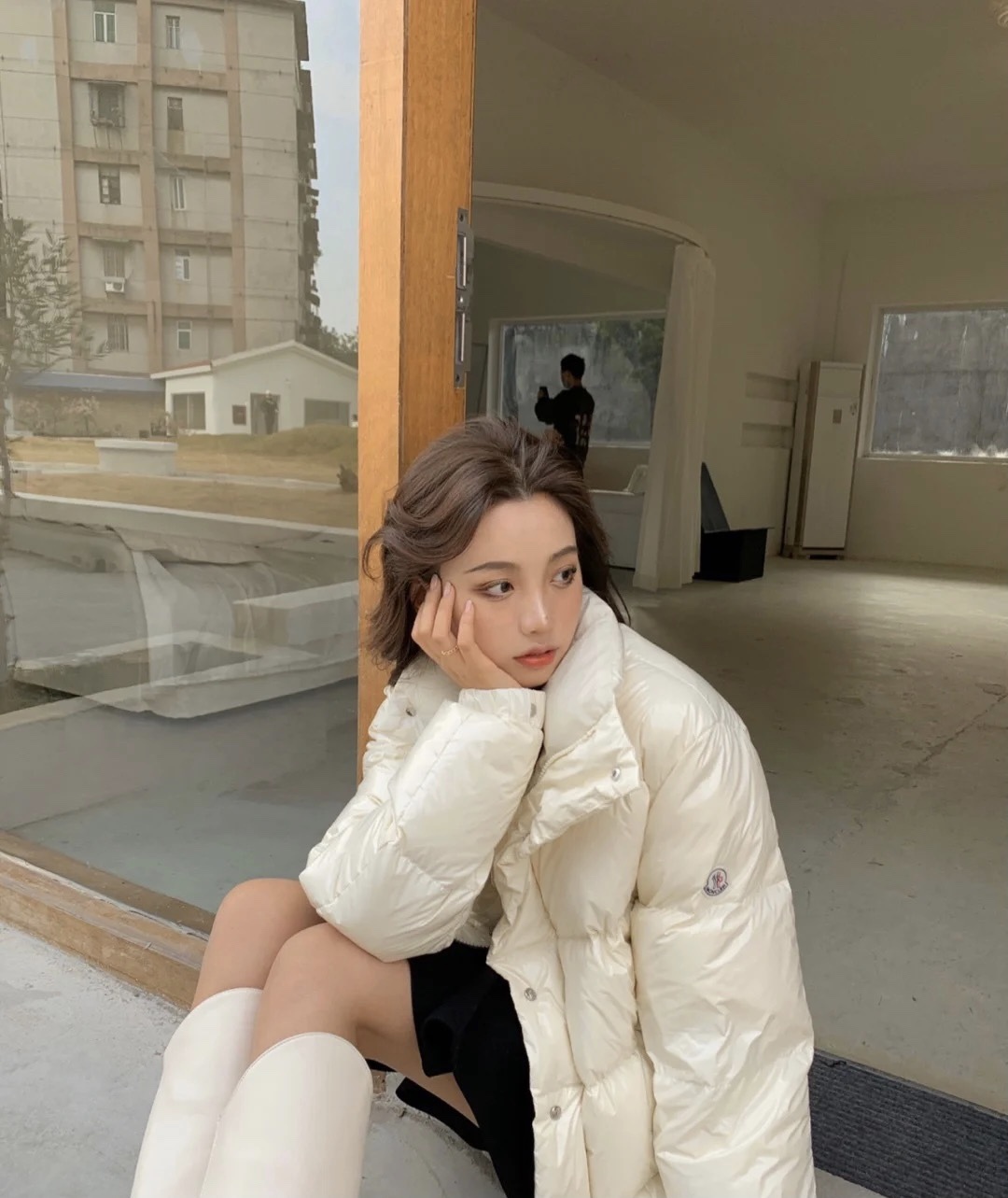  [MONCLER] 몽클레어 쇼트 다운 패딩 자켓 F20911A54300 C0572