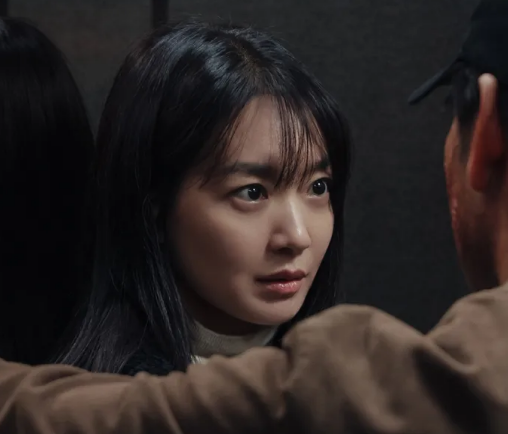 이주연 (신민아 분)