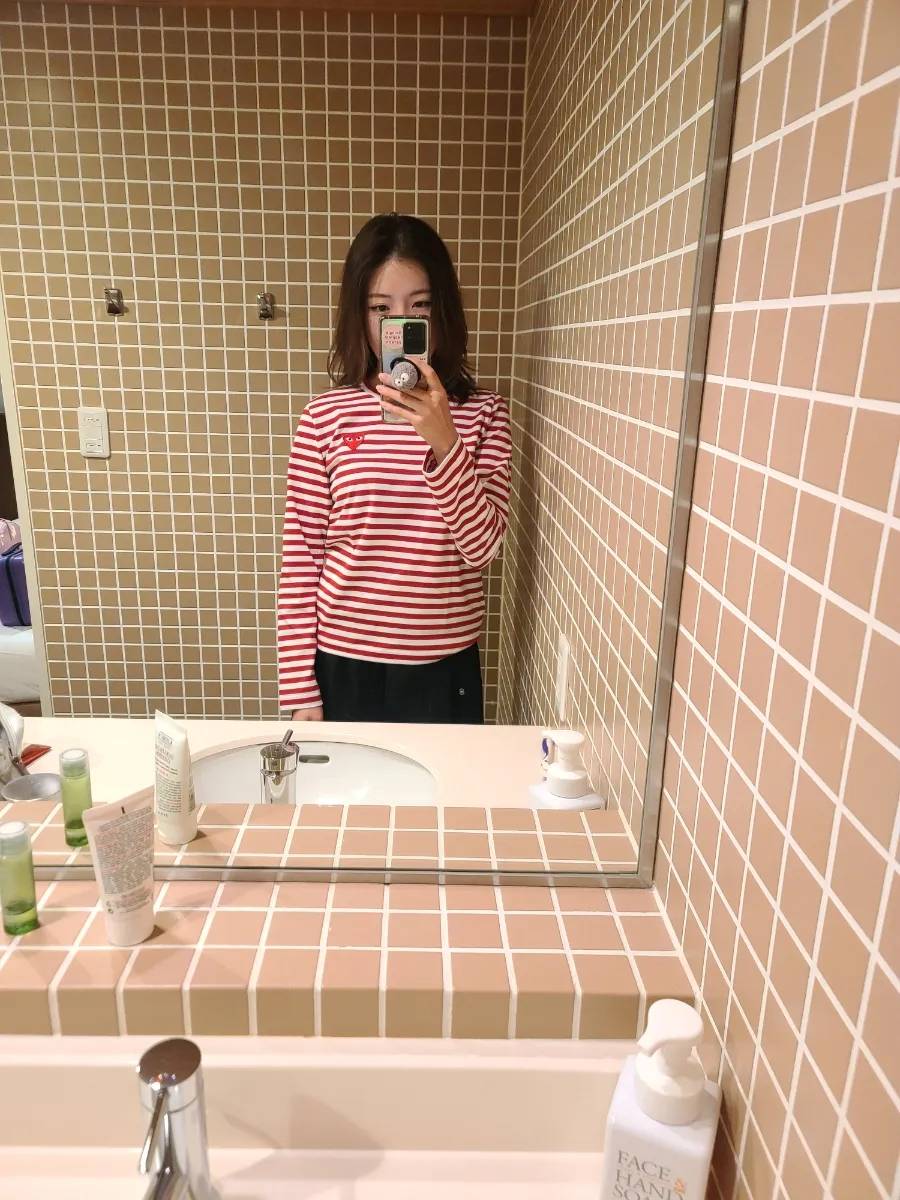 욕실거울-셀피-여자