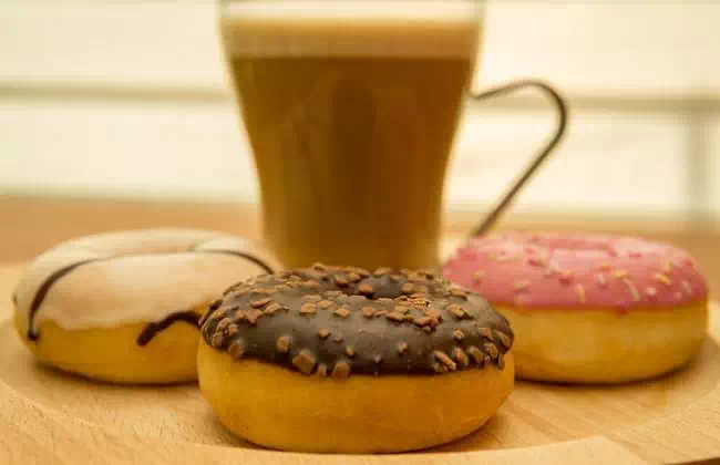 커피와-도넛-조합