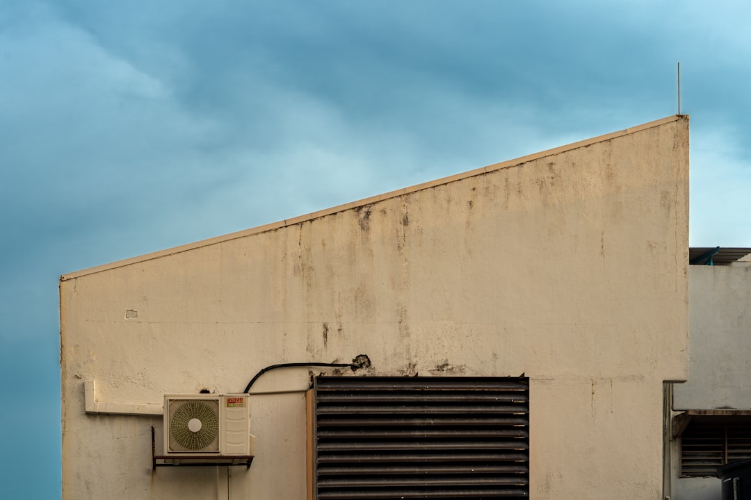 Air conditioner.