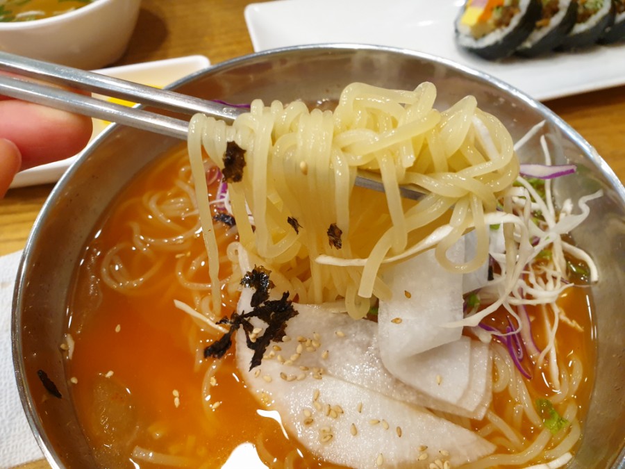 얌샘김밥 이미지