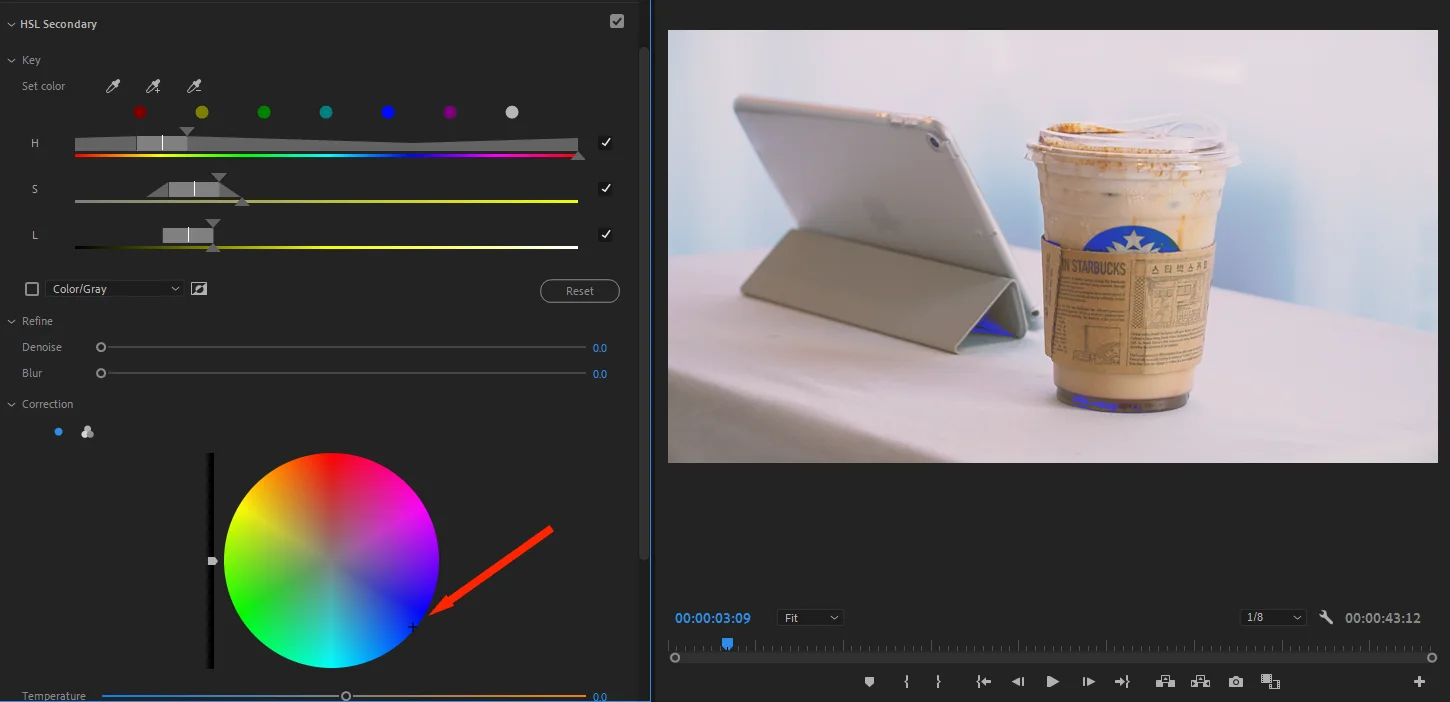 프리미어 프로의 lumetri color로 색 보정을 하는 모습