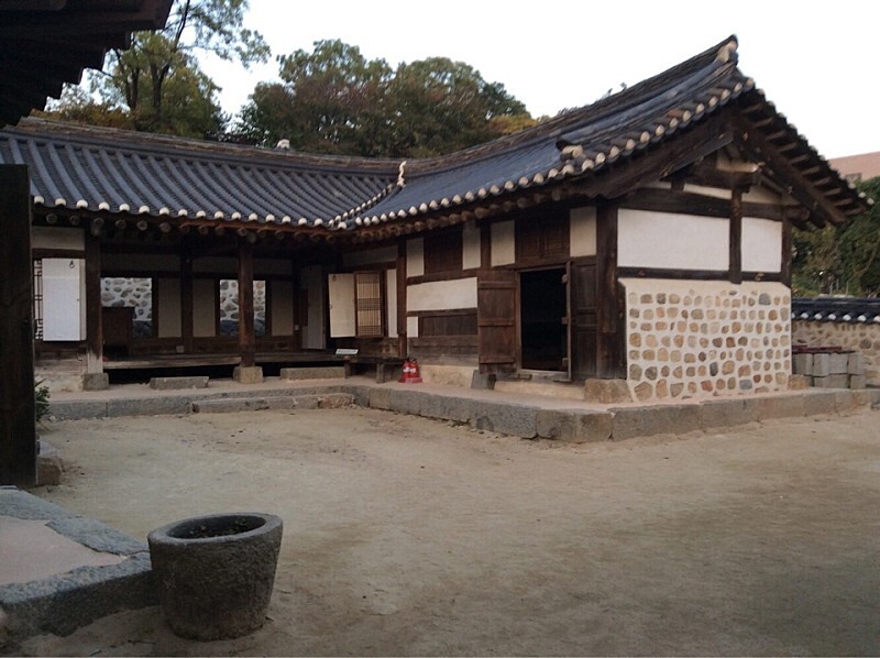  철종이 왕위에 오르기 전 살던 집, 용흥궁