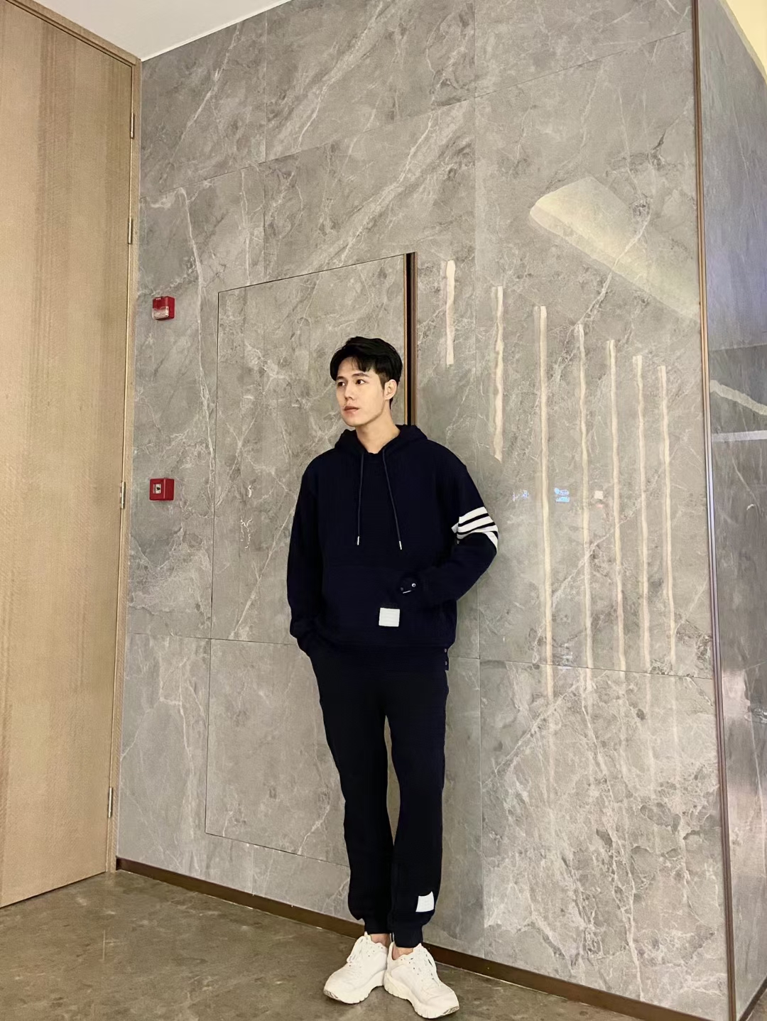  [THOM BROWNE] 톰브라운 4-바 캐시미어 스웨트 셔츠 후드 티셔츠 MJT112A 03884 415