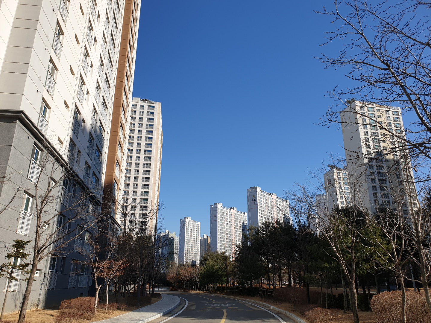  아파트의 고층 꼭대기층! 탑층의 장점 단점 정리