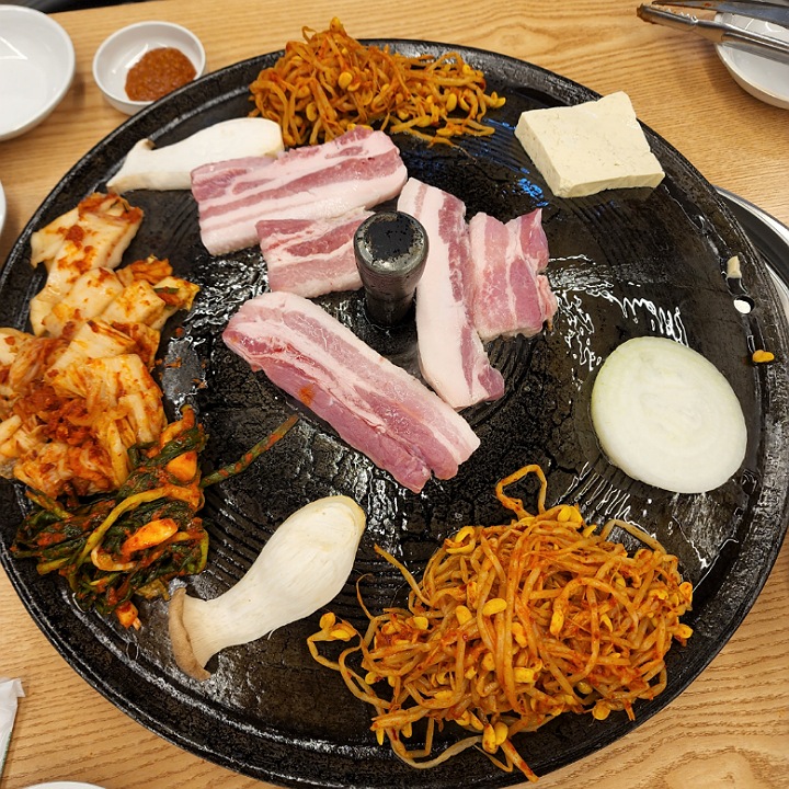 솥뚜껑 삼겹살