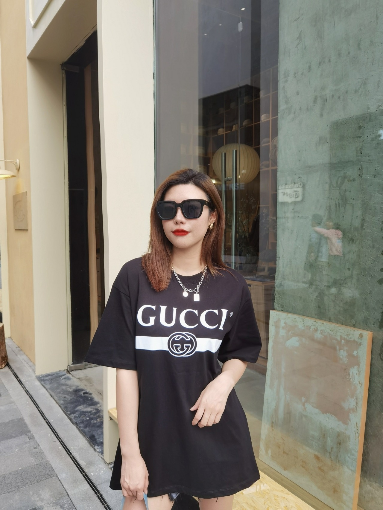  [GUCCI] 구찌 오버사이즈 로고 반팔 티셔츠