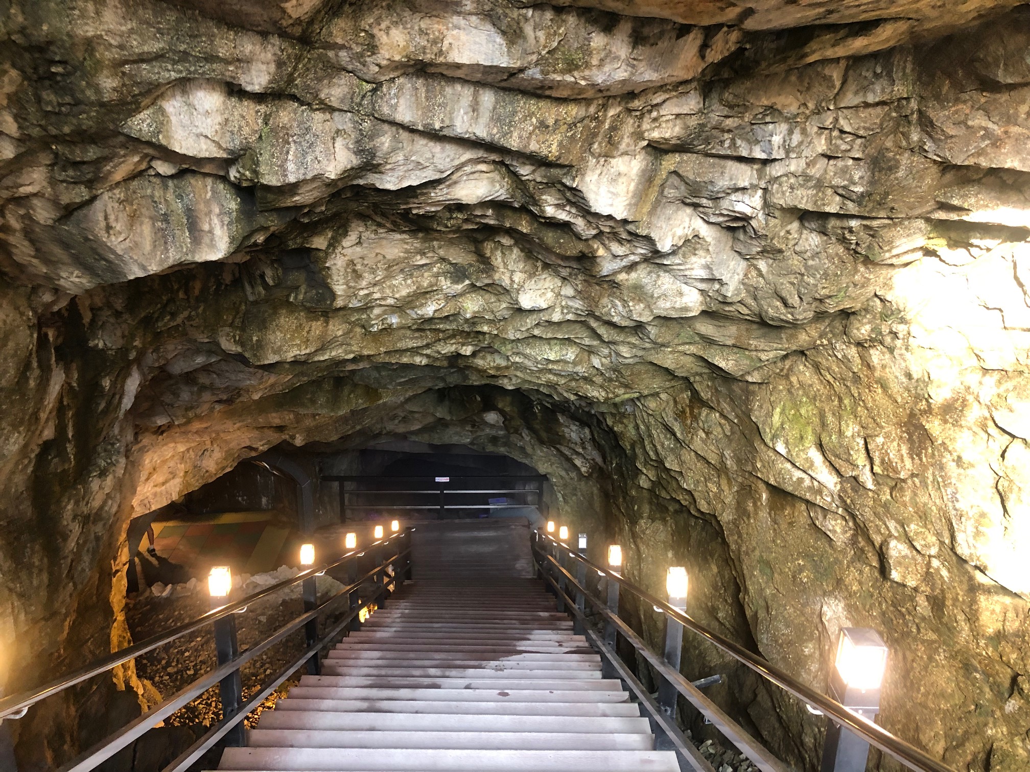 충남 논산 반야사 - 동굴법당 입구