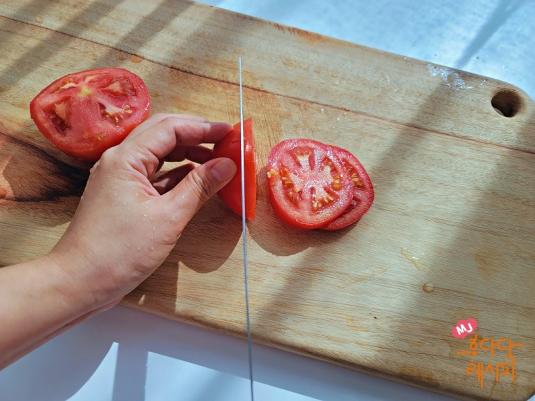 카프레제 샐러드 토마토카프레제 샐러드바질페스토 1