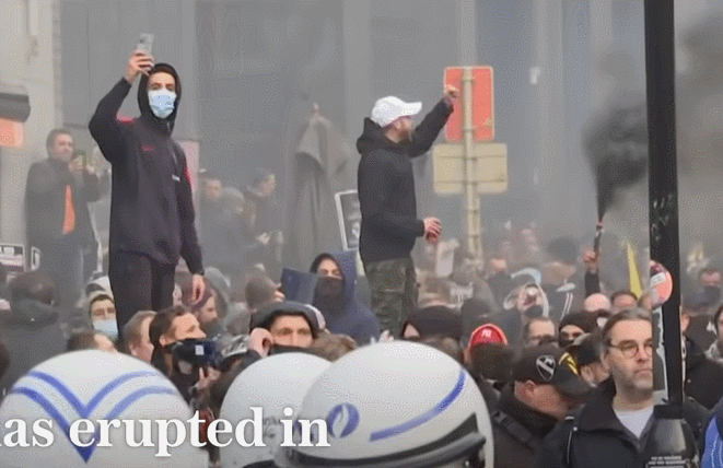  폭동 조짐 접종 반대 시위...벨기에 브뤼셀  VIDEO: Covid-19: Protests erupt across Europe against new lockdown rules and mandatory vaccines