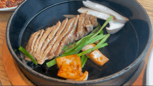의왕 백운호수 맛집 백운 한정식 - 맥적구이 굽는 영상
