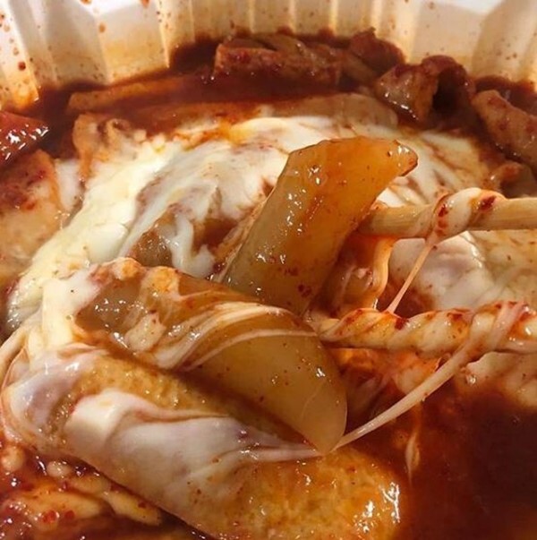  8시 이후 야식 먹는 사람들 심장질환 치명적이다.