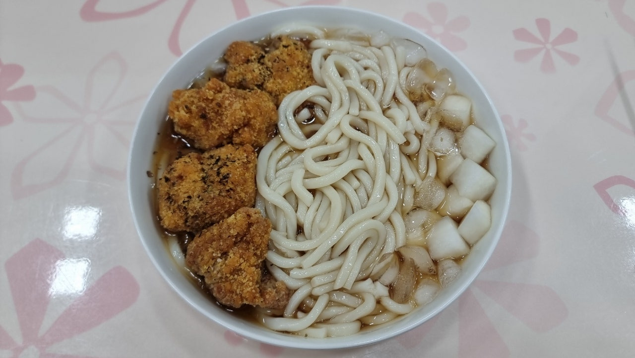 남은 치킨 냉우동
남은 치킨 우동