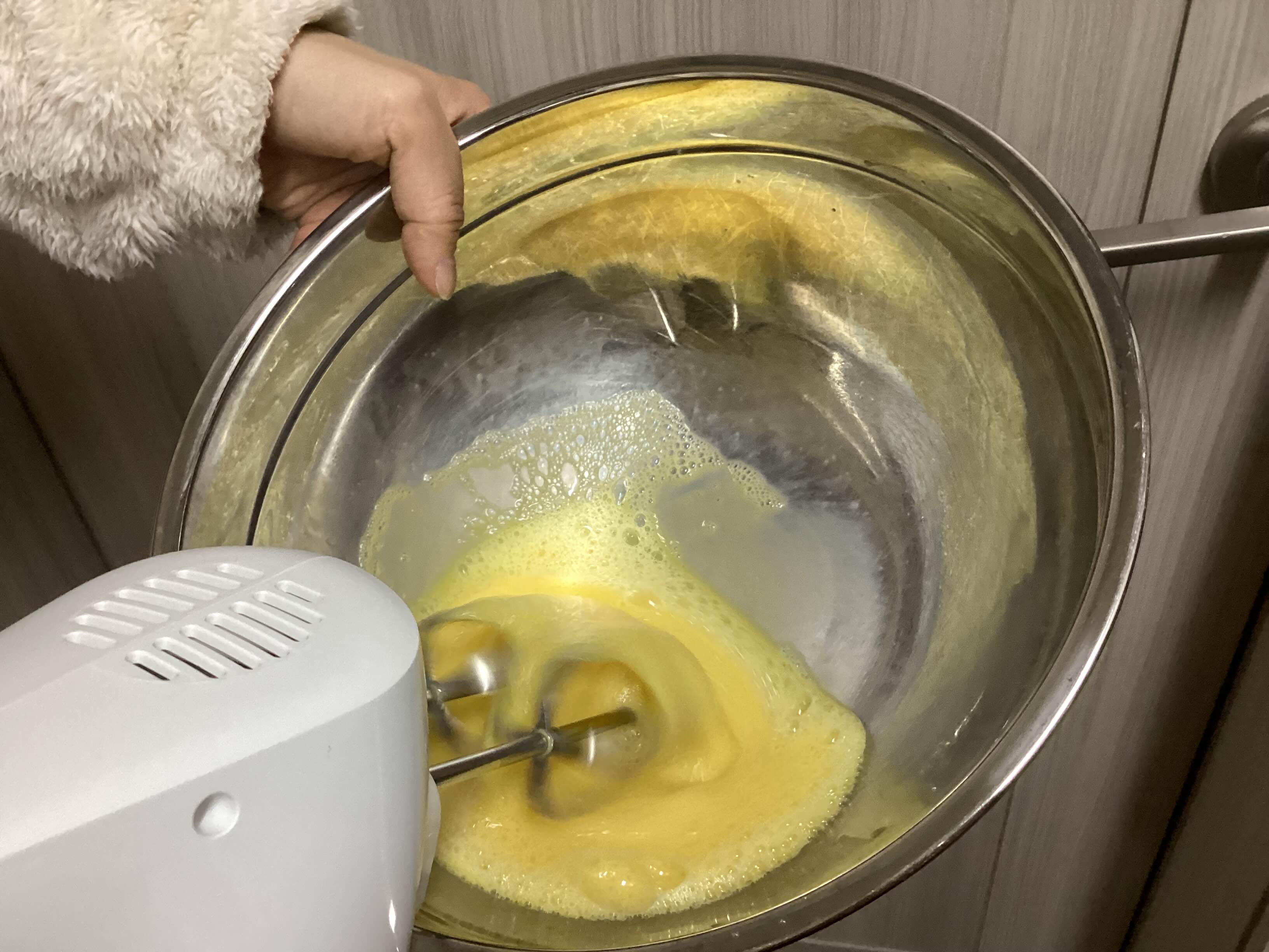 계란 휘핑중