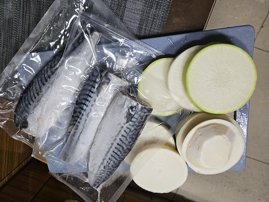 부추 간장양념장으로 만든 고등어 무조림 재료사진