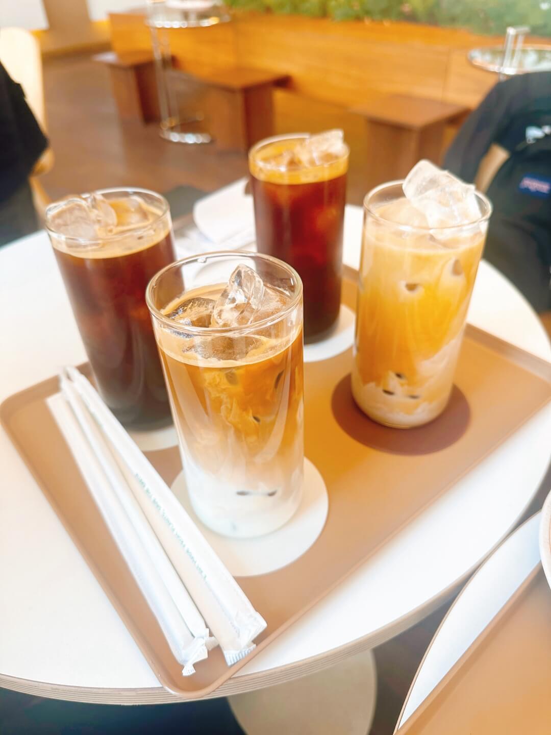 온음커피 주문한 아이스아메리카노 2잔, 아이스카페라떼 1잔, 아이스수제바닐라빈라떼 1잔의 모습