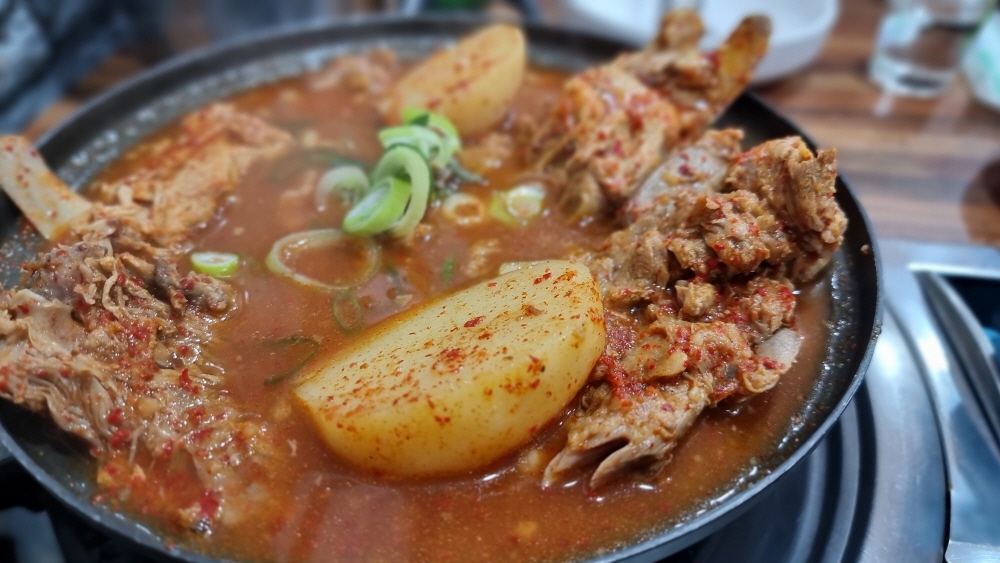  확장이전 을지로맛집 노포 '동원집' 감자국