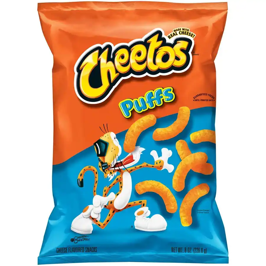 Cheetos Puffs 라는 과자 제품의 포장 디자인이다.