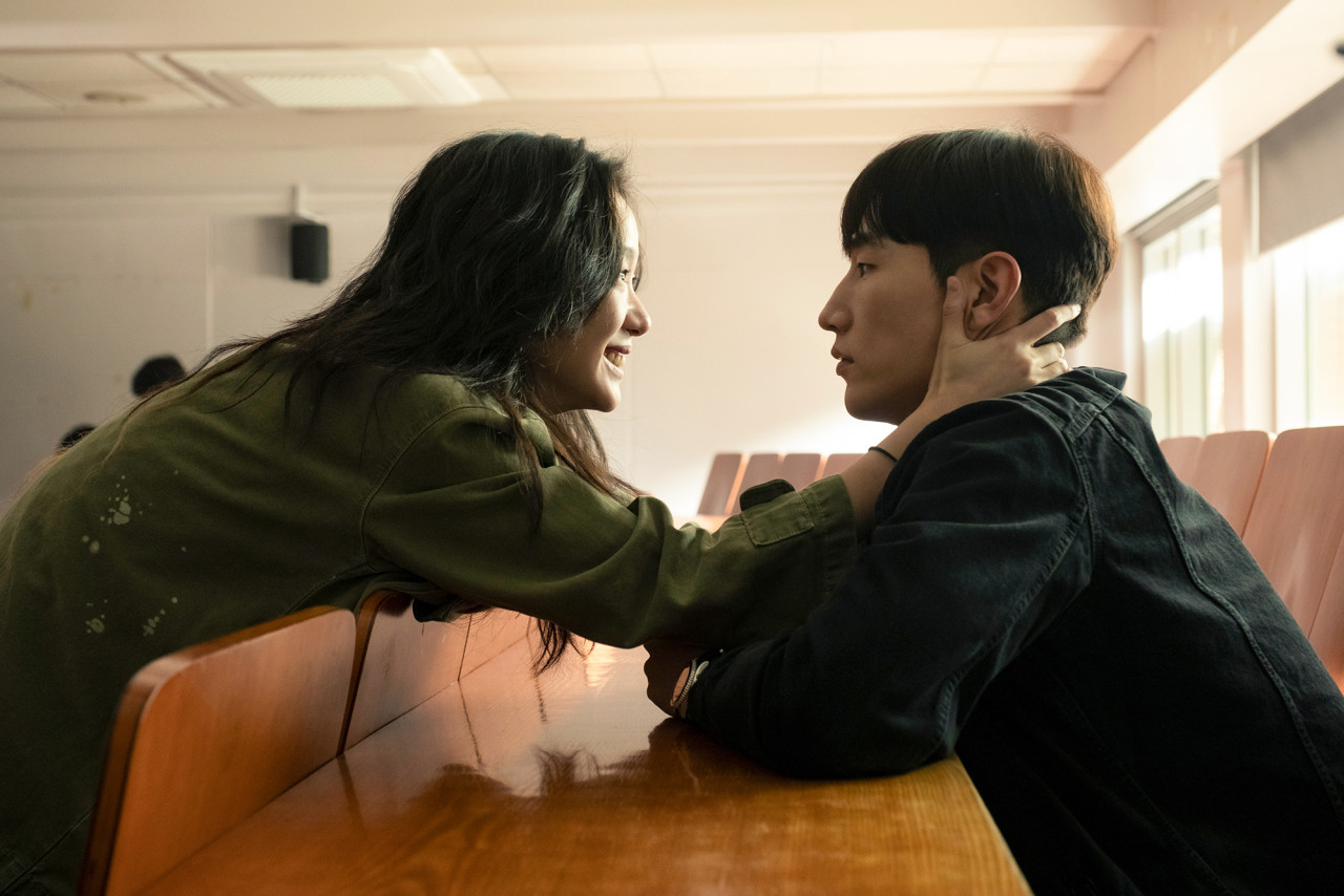영화 대도시의 사랑법 넷플릭스 ott 손익분기점 출연진 줄거리 결말 평점 후기