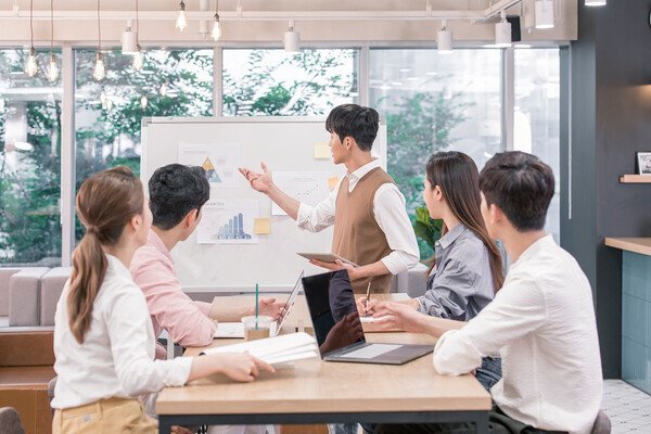  '애자일스럽다'와 어울리는 기업은?