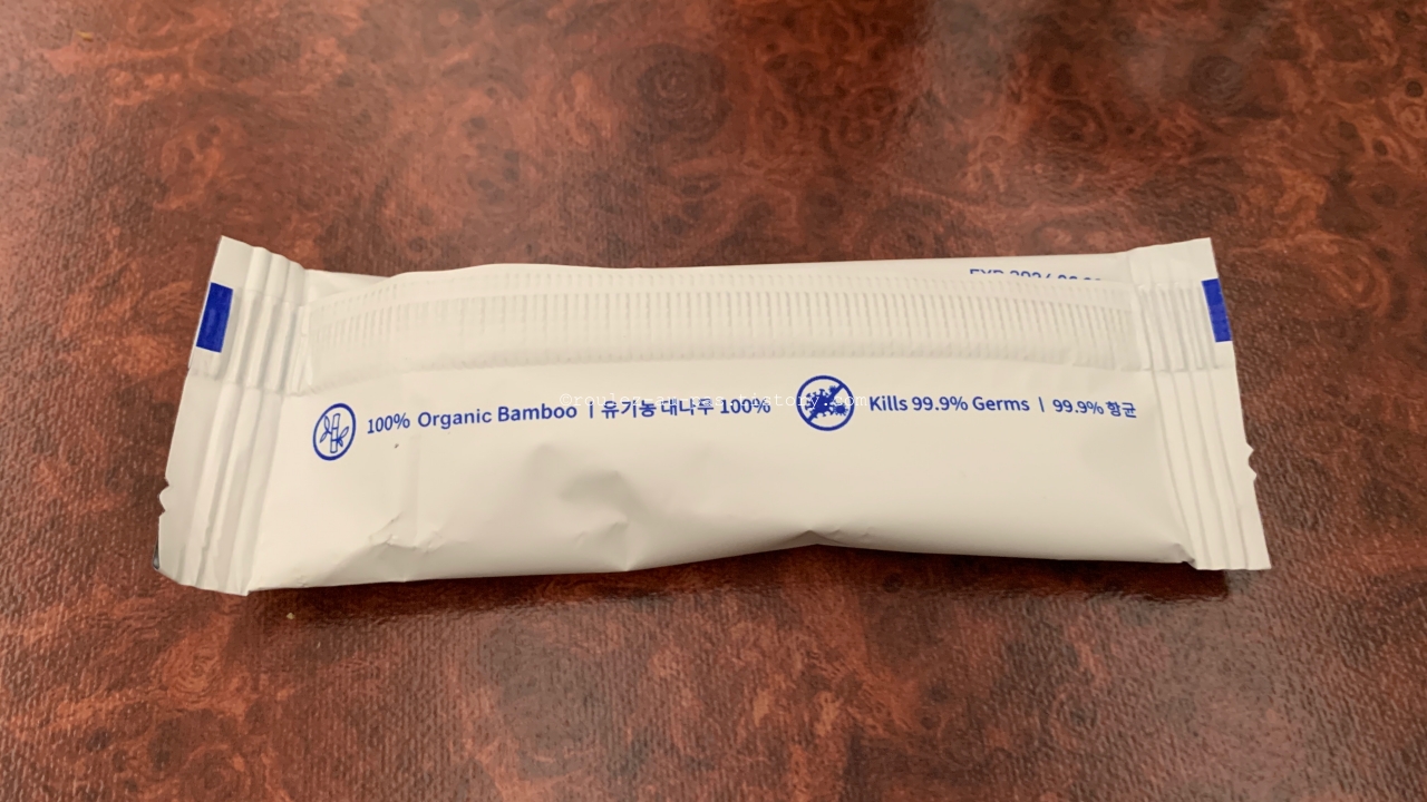 KOREAN AIR-VANCOUVER-INCHEON-BUSINESS-WET WIPE
