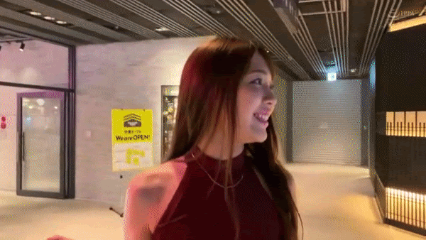  일본 배우 하나자와 히마리 쇼핑몰 1인칭 시점 데이트 움짤 gif
