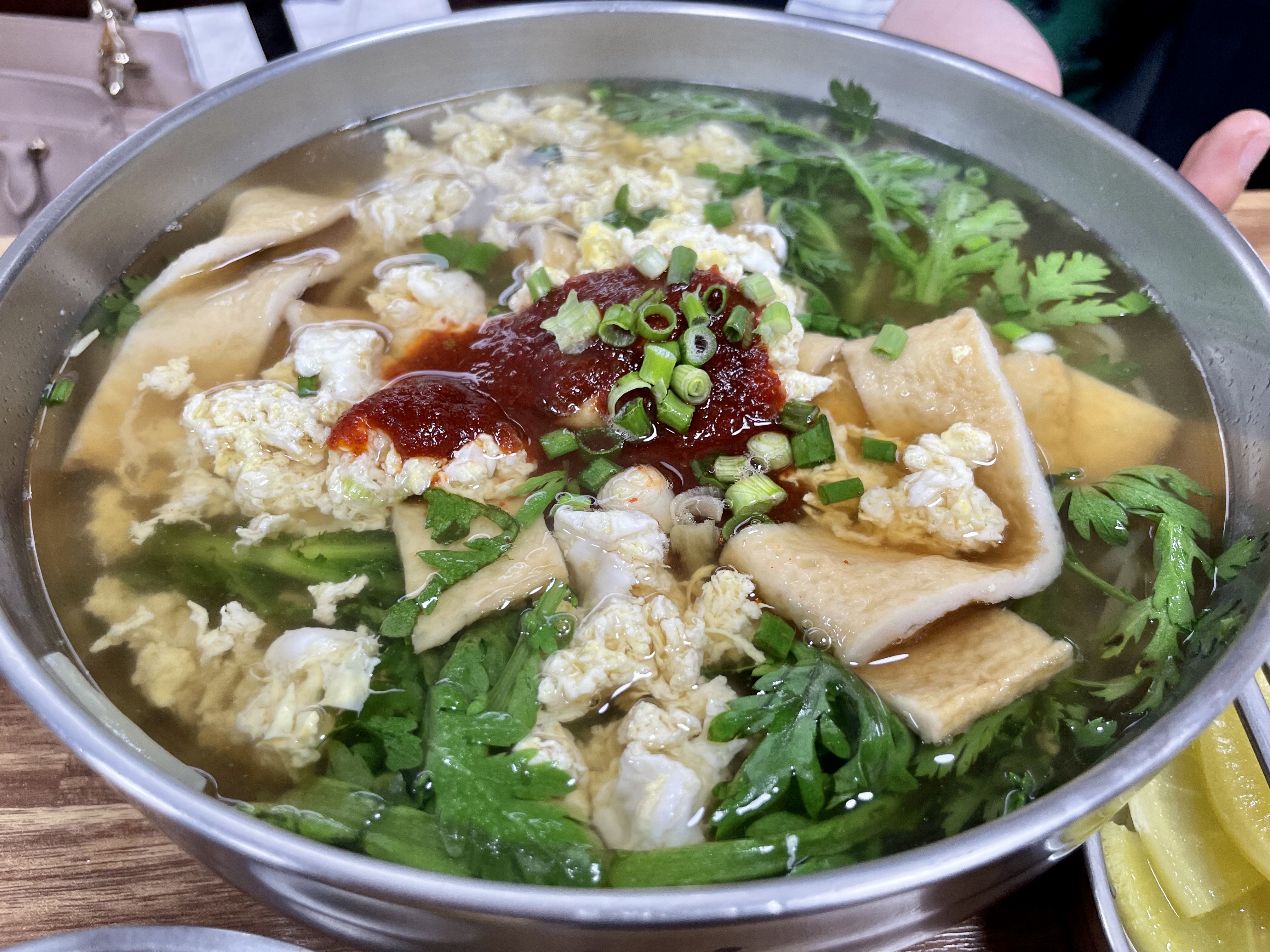  [경주 필수맛집] 나와 함께 세월을 맞아가는 명동쫄면에서 후루룩 따뜻해지는 기분좋은 한끼