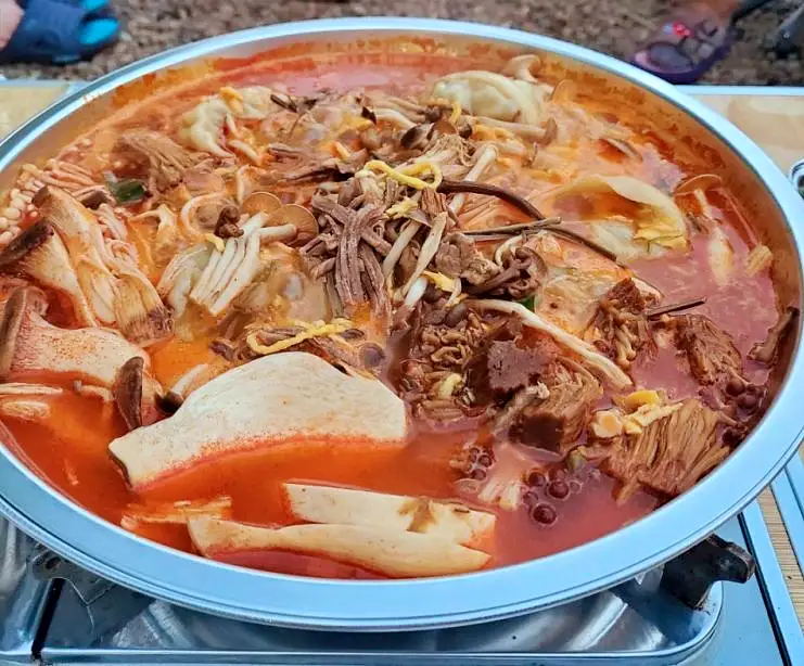 투데이 맛있는 메뉴 육개장 버섯 전골 맛있는 식당 추천 부산 부산시청 맛집