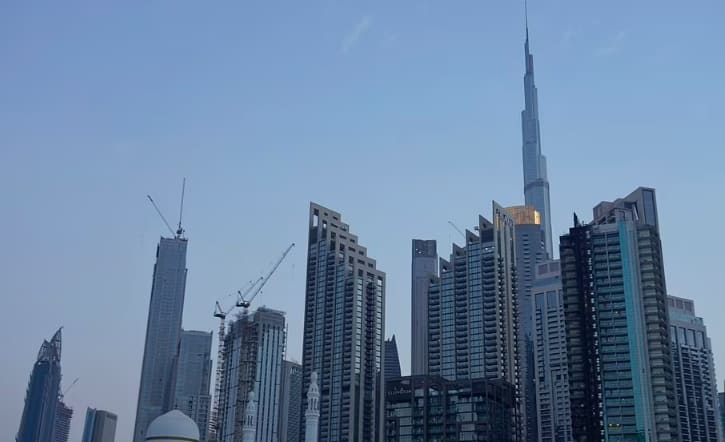 세계 최고층 버즈 칼리파 인근 35층짜리 두바이 아파트 전소 VIDEO: Fire breaks out in 35-storey building in Dubai