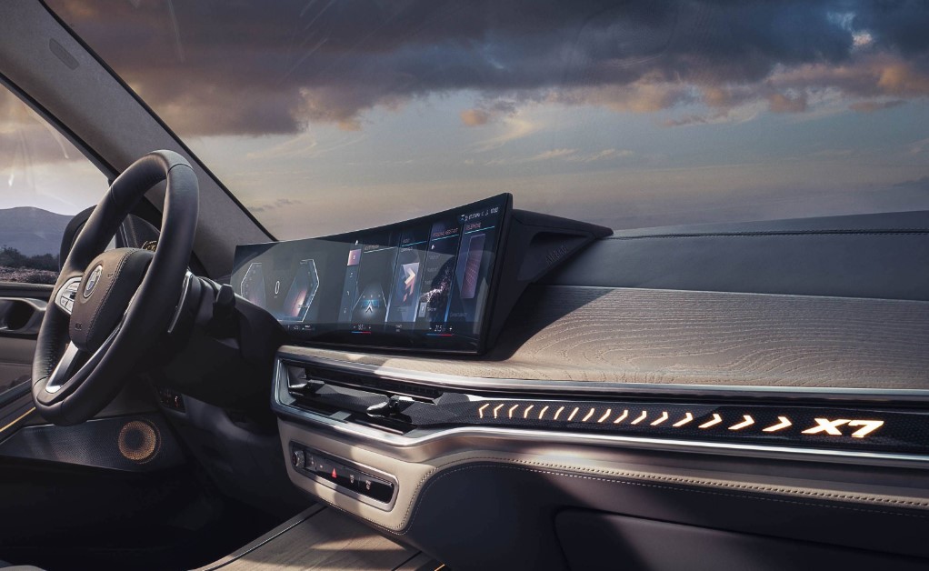 bmw-x7-display