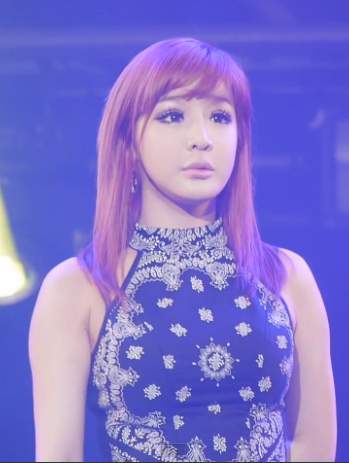  박봄 퀸덤