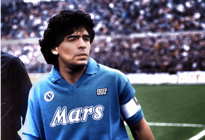 아르헨티나 축구 영웅이자 나폴리 영구 결번 마라도나 사진