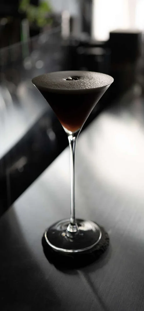 BAR, QUIET